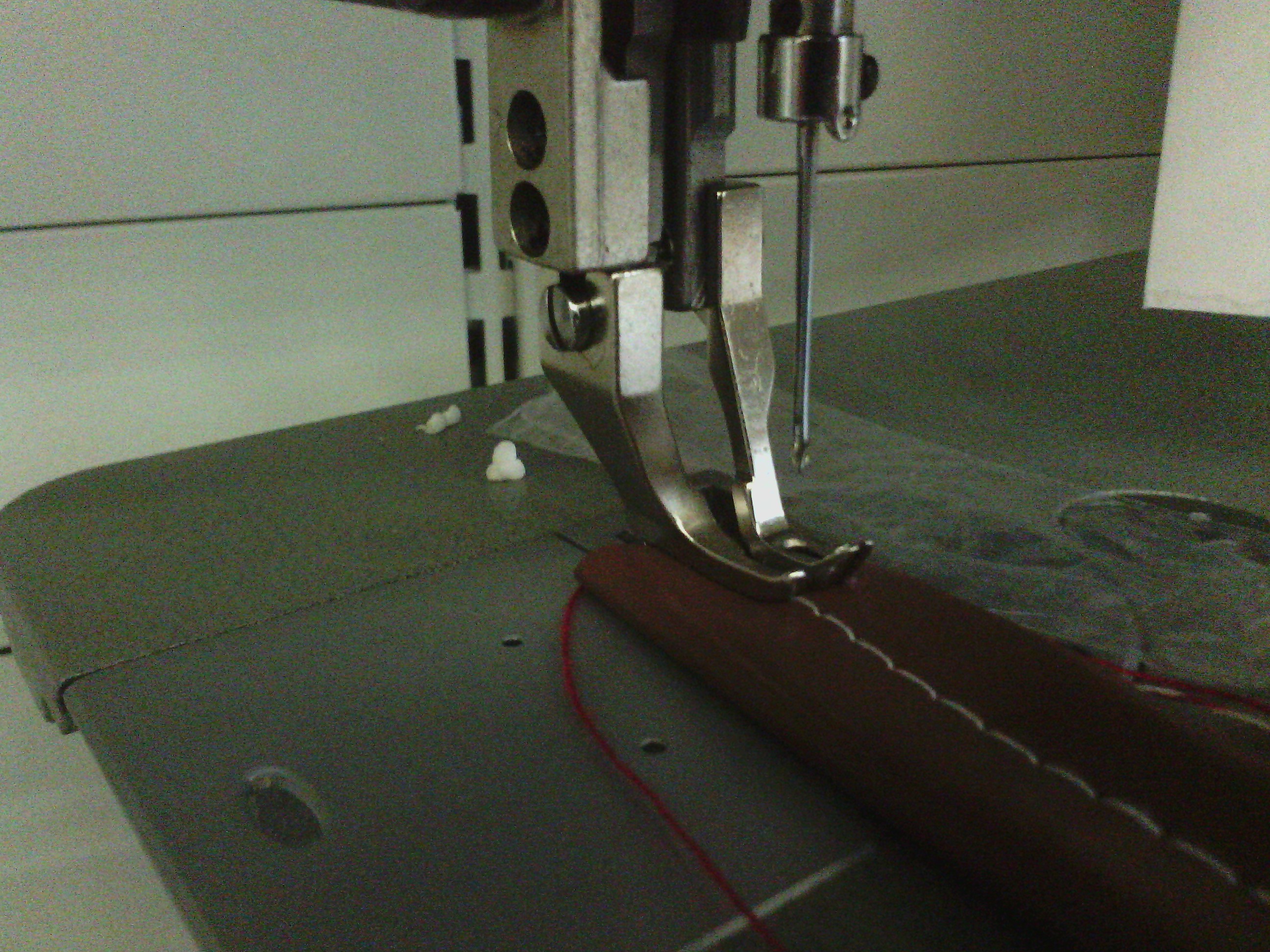 Купить шагающую швейную лапку. Прямострочная Промышленная швейная машина с шагающей лапкой Aurora a-0302e. ПМЗ 1862.